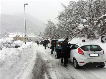 U snažnim potresima u srednjoj Italiji zasad nema ozlijeđenih