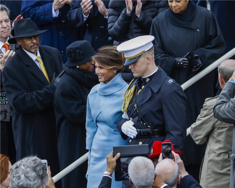 Melania Trump na inauguraciji podsjetila na Jackie Kennedy u plavom