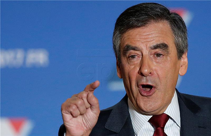 Kandidat francuskih konzervativaca Fillon na razgovorima s Merkel u Berlinu