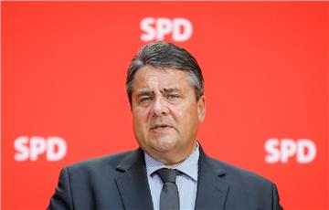 (FILE) GERMANY CHANCELLOR CANDIDATE