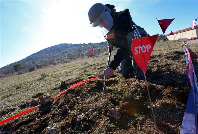 Dragišići: Počeo veliki projekt razminiranja 669.797 četvornih metara