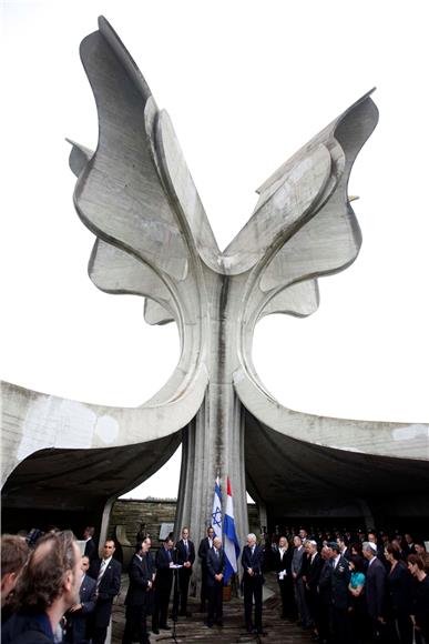 Javna ustanova Spomen područje Jasenovac osudila Mesićeve izjave