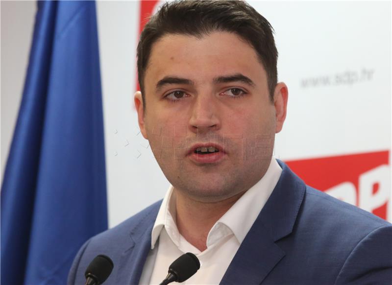 SDP leader says voters can choose between lack of prospects, development in May election