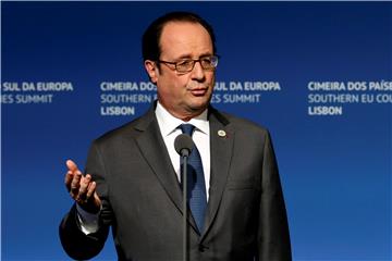 Hollande poziva Europu da zbije redove pred Trumpom