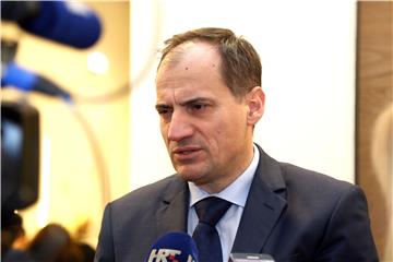 Croatia's energy minister to travel to Brussels on Friday for talks on INA