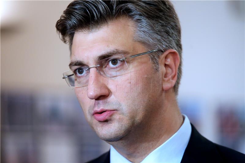 Plenković: Predsjednik Vlade odlučuje o sastavu Povjerenstva za provedbu Strategije obrazovanja