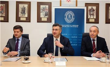 Premijer Plenković posjetio MORH