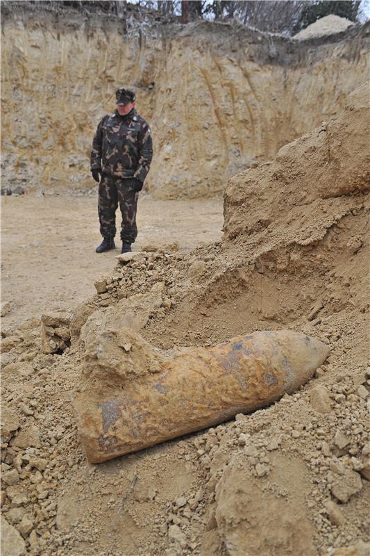 HUNGARY BOMB UNEARTHED