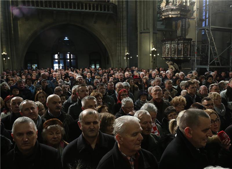 Hrvatska, zemlja visoke razine religioznosti; trećina "sam svoj" vjernik