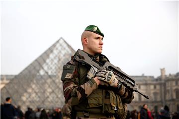 (FILE) FRANCE LOUVRE INCIDENT