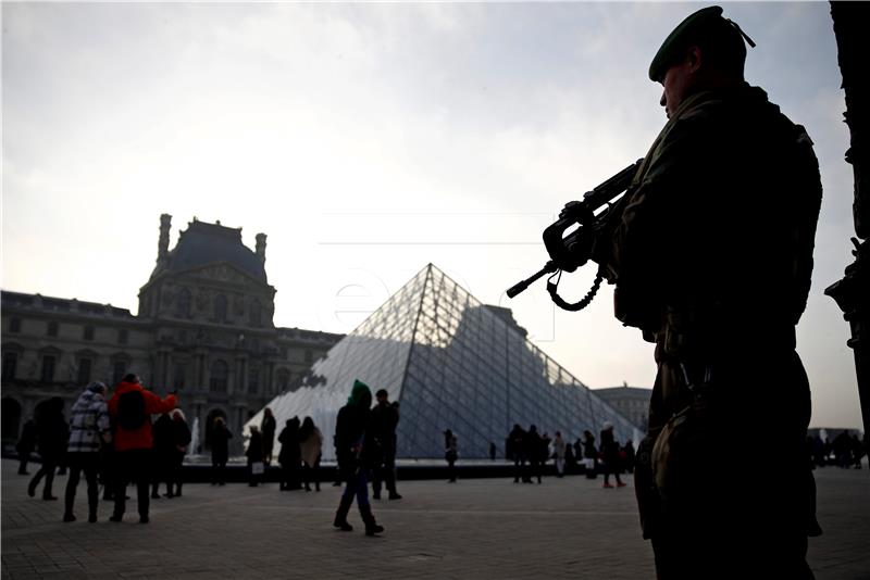 (FILE) FRANCE LOUVRE INCIDENT