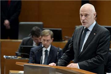 Slovenian PM demands his associate's resignation over Aliens Act vote