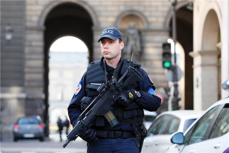 FRANCE LOUVRE SHOOTING