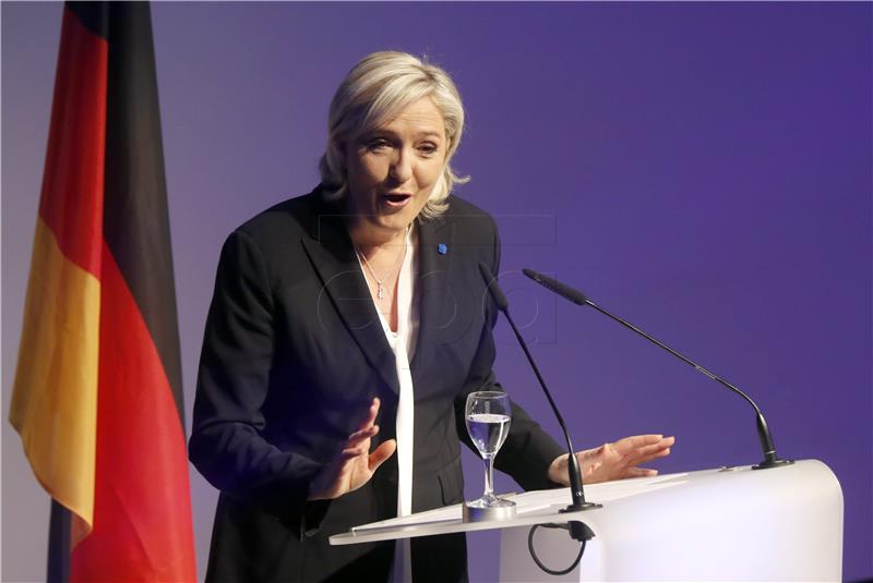 Le Pen počela izbornu kampanju te Francuskoj "obećava slobodu"