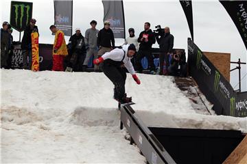 Rijeka: uz more karnevalsko snowboard natjecanje 