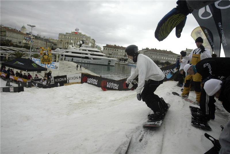 Rijeka: Karnevalsko snowboard natjecanje Carnival Snowbord Session uz more