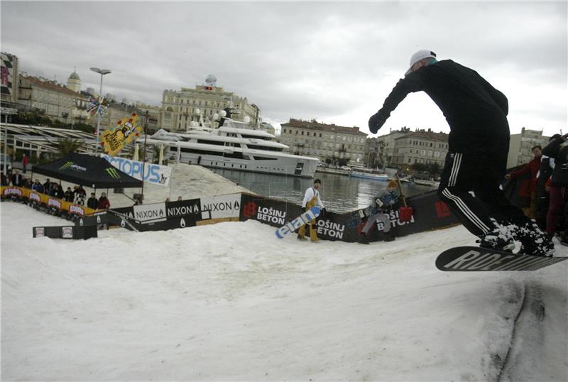 Rijeka: Karnevalsko snowboard natjecanje Carnival Snowbord Session uz more