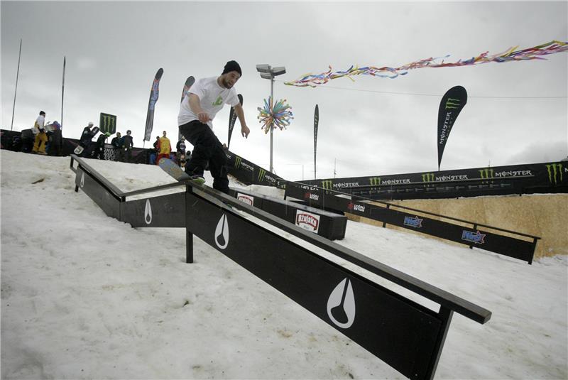 Rijeka: Karnevalsko snowboard natjecanje Carnival Snowbord Session uz more