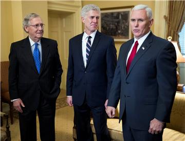 Pence kaže da će Trump dobiti bitku za Vrhovni sud