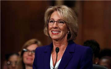 Američki Senat jedva prihvatio Betsy DeVos 