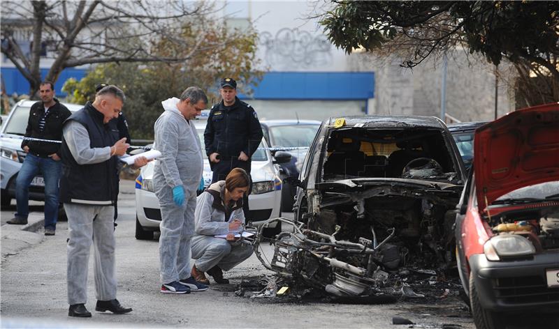 U Splitu gorjela tri vozila i motocikl