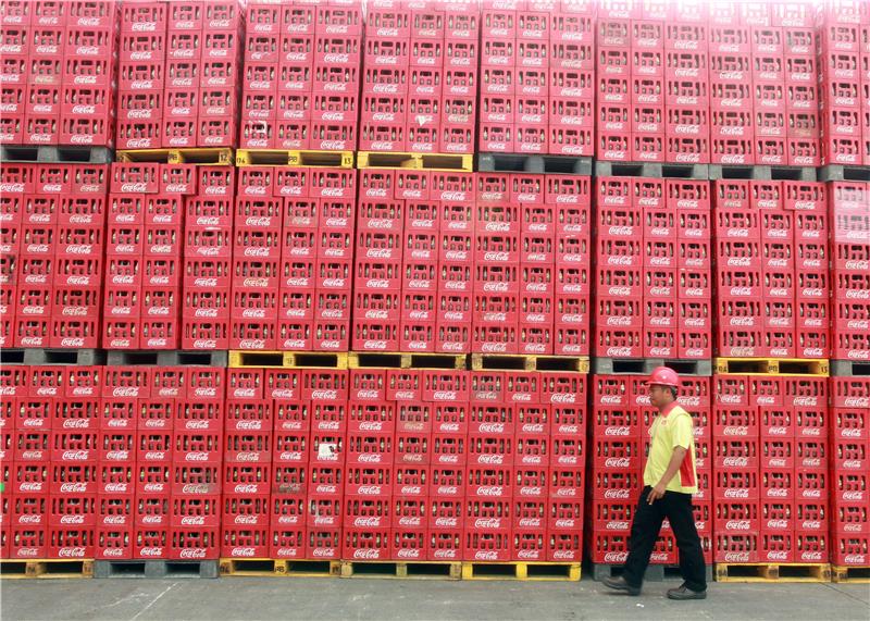 (FILE) INDONESIA ECONOMY COCA COLA