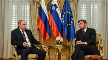 Pahor predložio Putinu da se s Trumpom sastane u Ljubljani