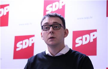 Tiskovna konferencija SDP-a o napadu na LGBT osobe u noćnom klubu