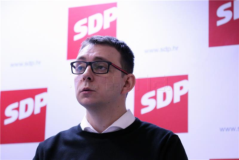 Tiskovna konferencija SDP-a o napadu na LGBT osobe u noćnom klubu