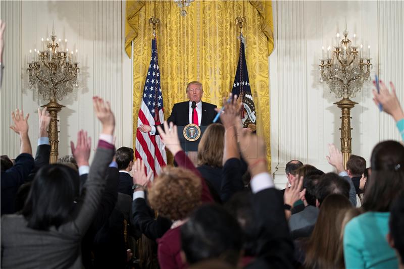 Moj obračun s medijima - Trumpova prva samostalna tiskovna konferencija 