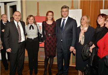 Plenković: Vlada nastoji naći rješenje da građanima ne poskupi struja