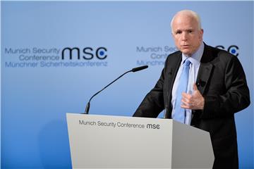 McCain: gušenje slobodnih medija je "ono čime diktatori počinju" 