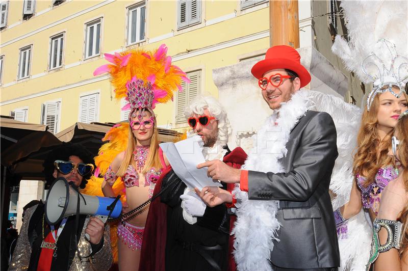 Splitski karneval, vjenčali se Ivan Pernar i Ava Karabatić