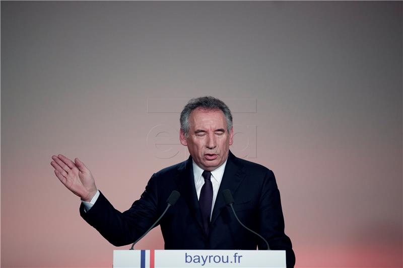 Bayrou podupro Macrona 