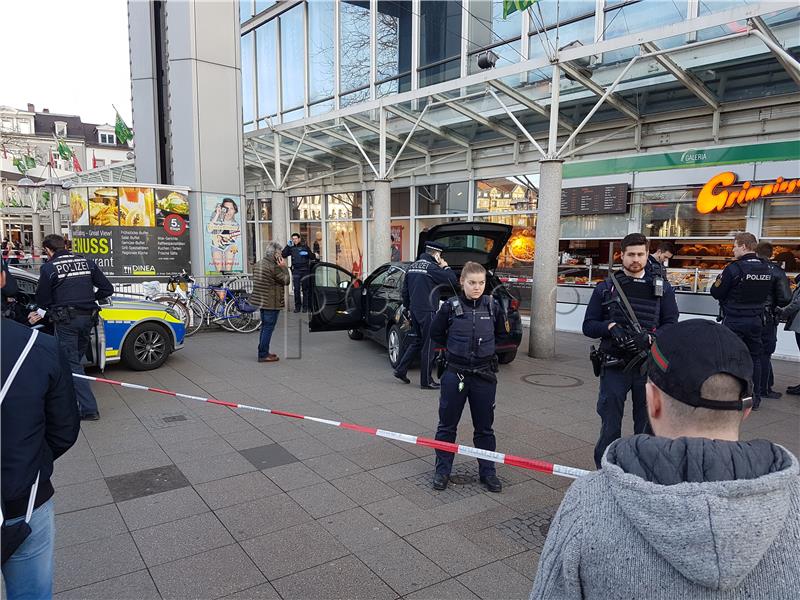 Njemačka policija nastrijelila muškarca koji se vozilom zaletio u pješake u Heidelbergu