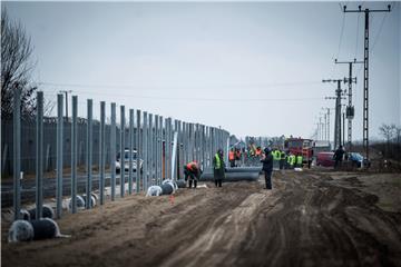 HUNGARY MIGRATION BORDER FENCE