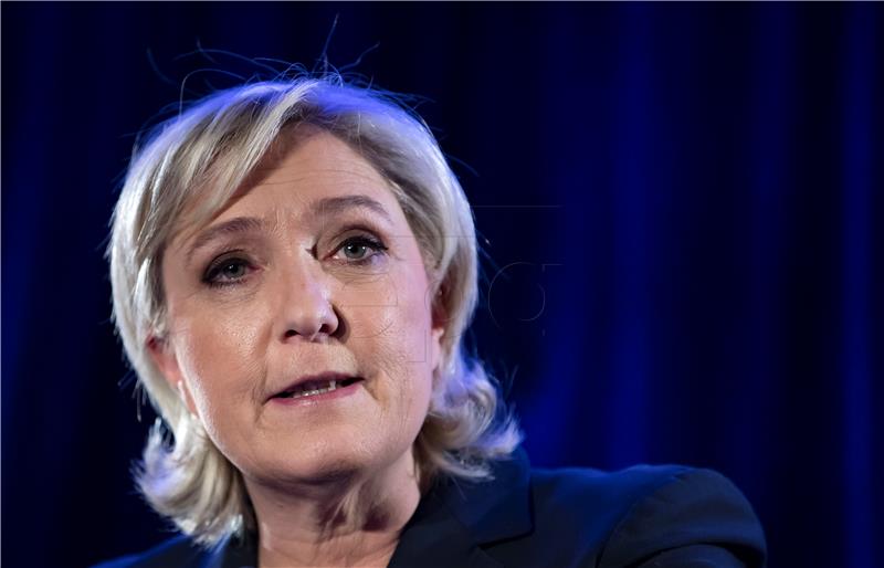 EP ukinuo imunitet Marine Le Pen zbog fotografija objavljenih na Twitteru