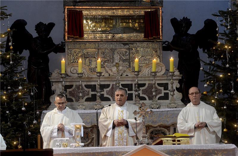 Papa žali zbog osrednjosti današnjih liturgija 