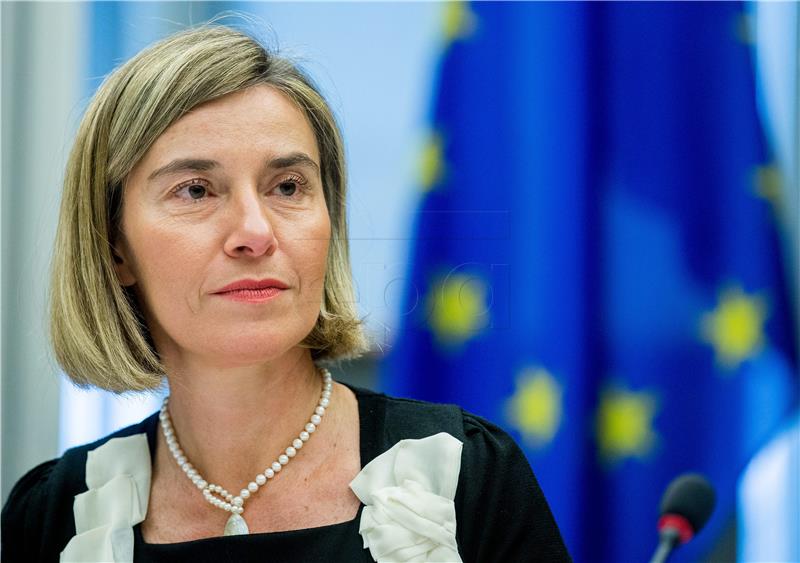 Mogherini u Sarajevu okupila stranačke čelnike koji su se obvezali na potporu europskom putu