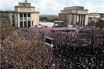 Fillon poručio pristašama: "Nikada nećete odustati"