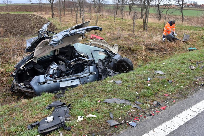 Bršadin: U prometnoj nesreći smrtno stradale tri osobe