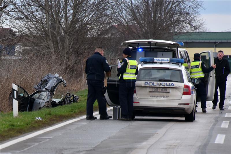 Bršadin: U prometnoj nesreći smrtno stradale tri osobe