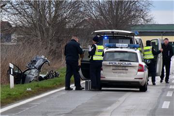 Bršadin: U prometnoj nesreći smrtno stradale tri osobe