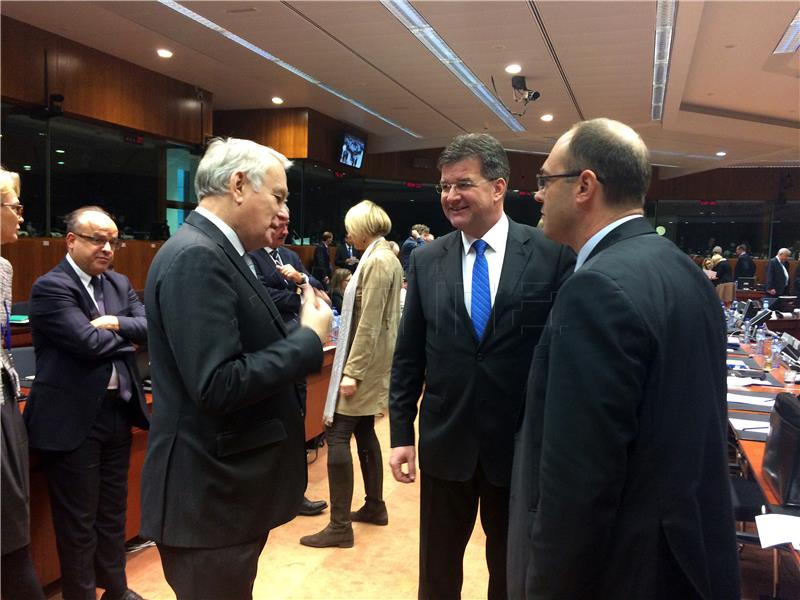 Lajcak says 2 countries in W. Balkans about to break up, 3 in deep crisis