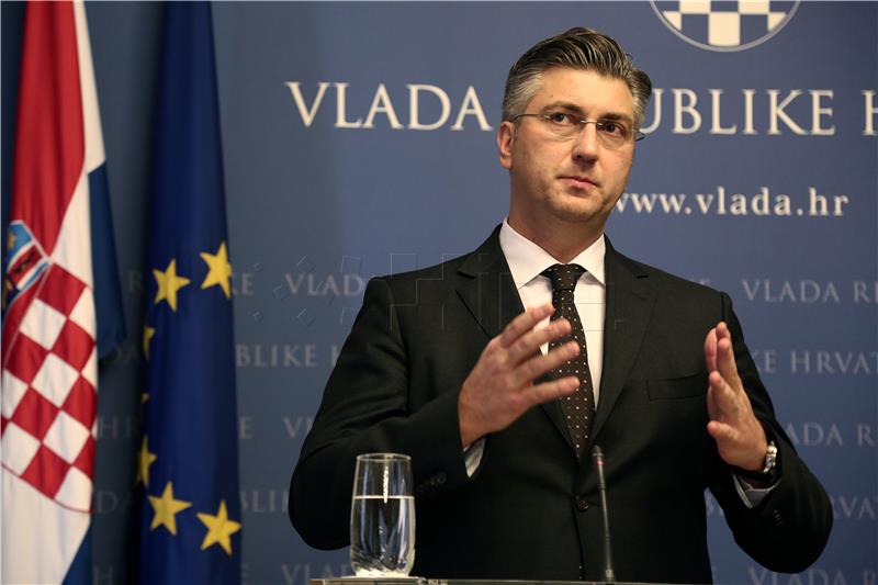 Plenković: Smiješne su kritike zbog toga što je Cvitan bio sa mnom na konferenciji za novinare u Vladi