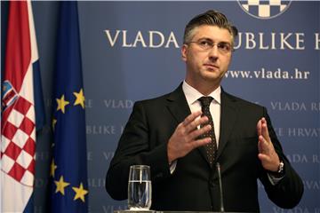 Plenković: Smiješne su kritike zbog toga što je Cvitan bio sa mnom na konferenciji za novinare u Vladi