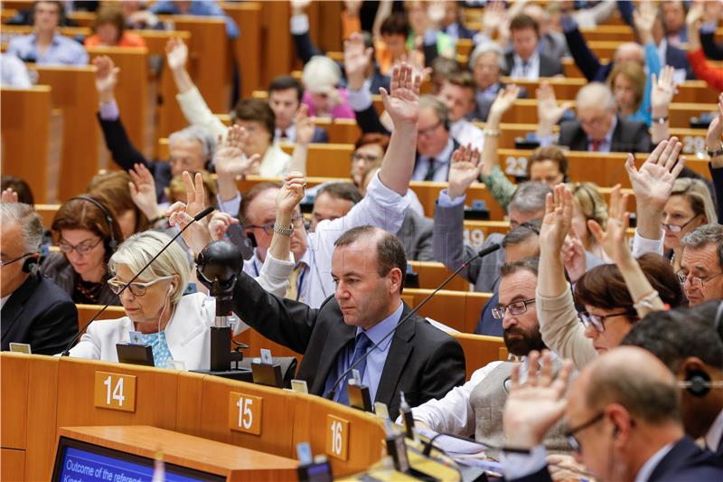 Čelnik EPP-a Weber za reizbor Tuska 