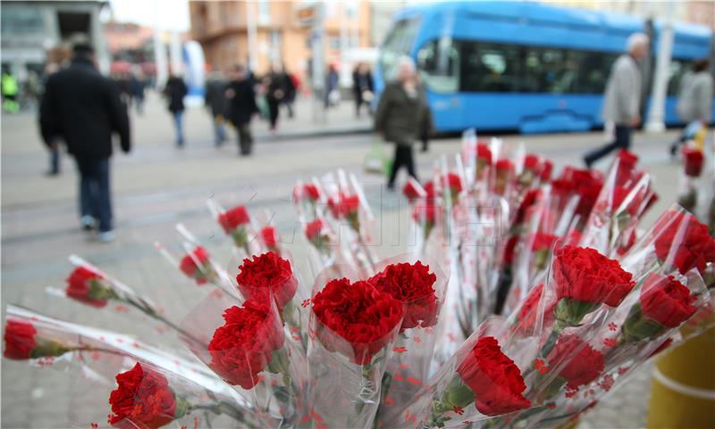 Međunarodni dan žena: Statistički podatci DZS o ženama u Hrvatskoj 