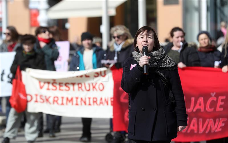 Prosvjed na Trgu povodom Međunarodnog dana žena "Žene protiv bijede"