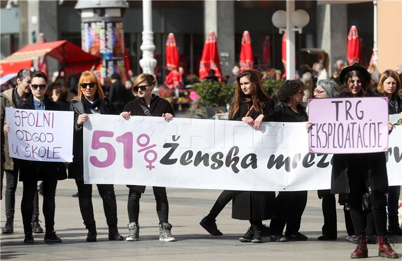 Prosvjed na Trgu povodom Međunarodnog dana žena "Žene protiv bijede"